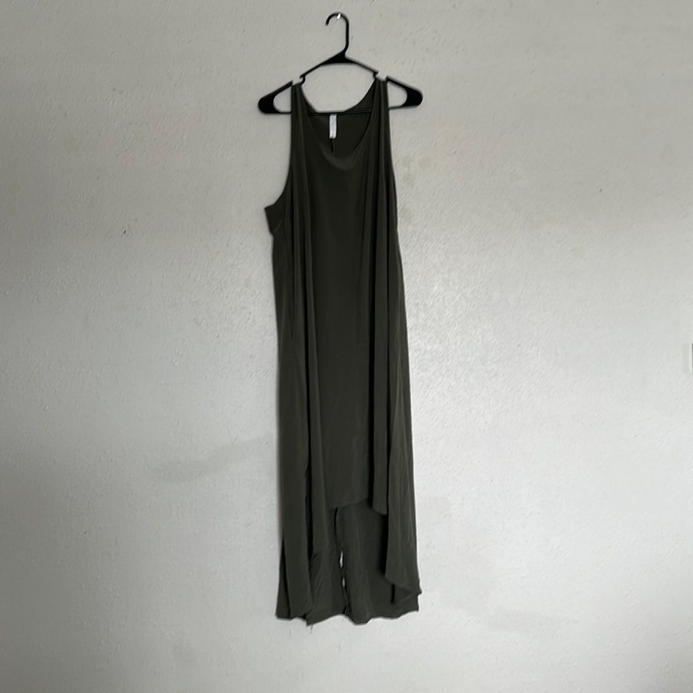 Adorable green dress!! STYLUS size L. Comfy materials AND POCKETS!!